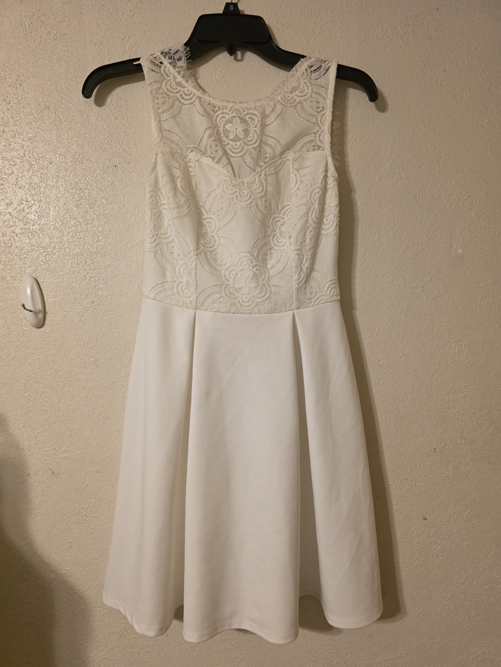Francesca's Collections White Lace Sleeveless A-Line Dress